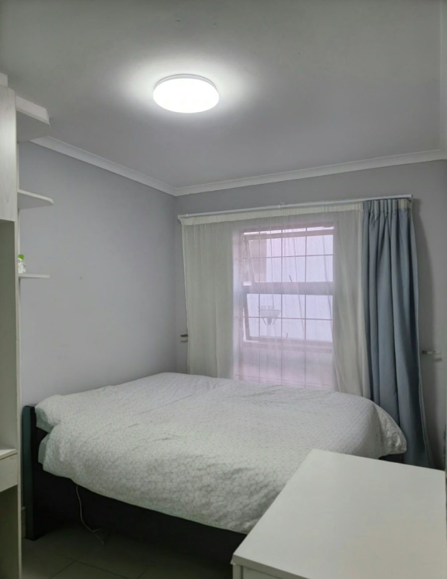 To Let 3 Bedroom Property for Rent in Uitzicht Western Cape